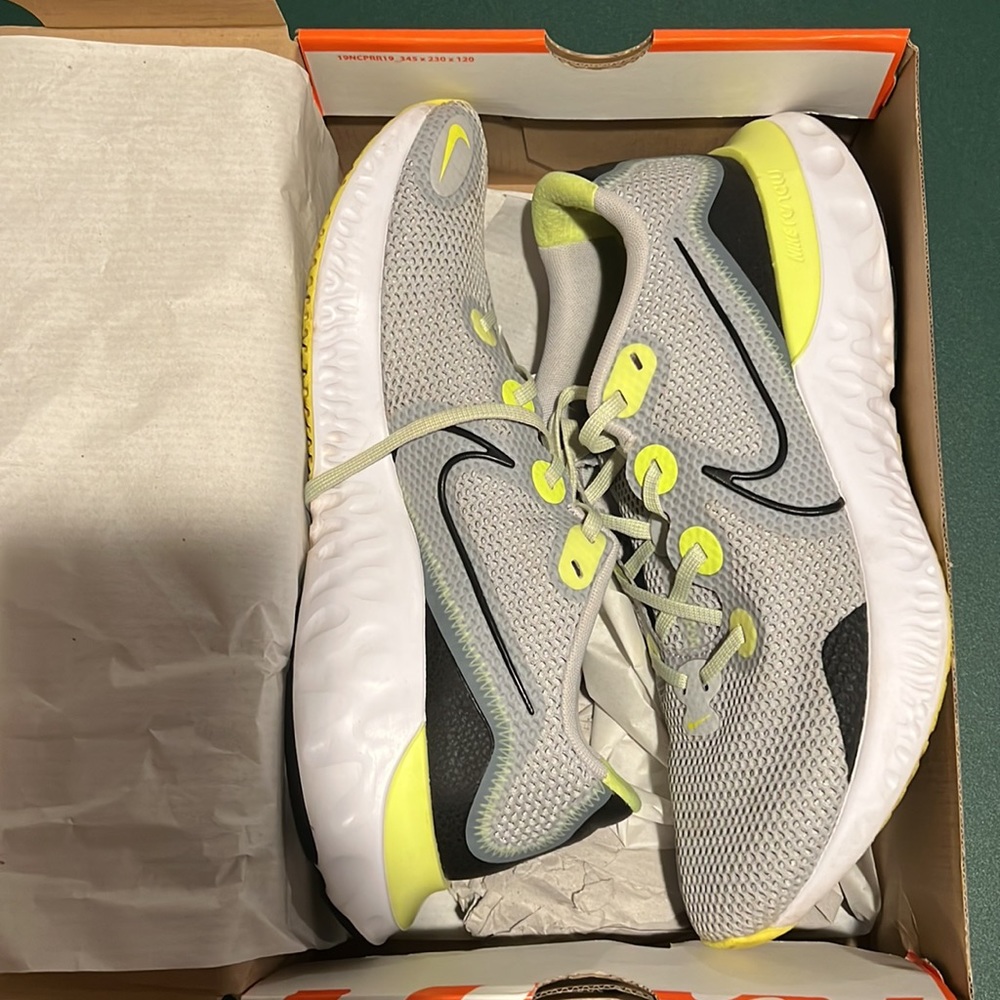 Nike mens renew rub size 12